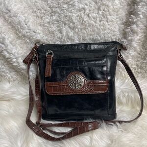 Giani Bernini leather black small crossbody bag with croc print brown strap.